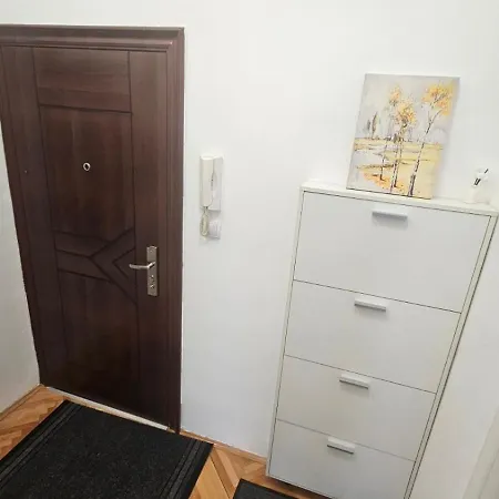 Stan Na Dan G & V Apartment Prijedor